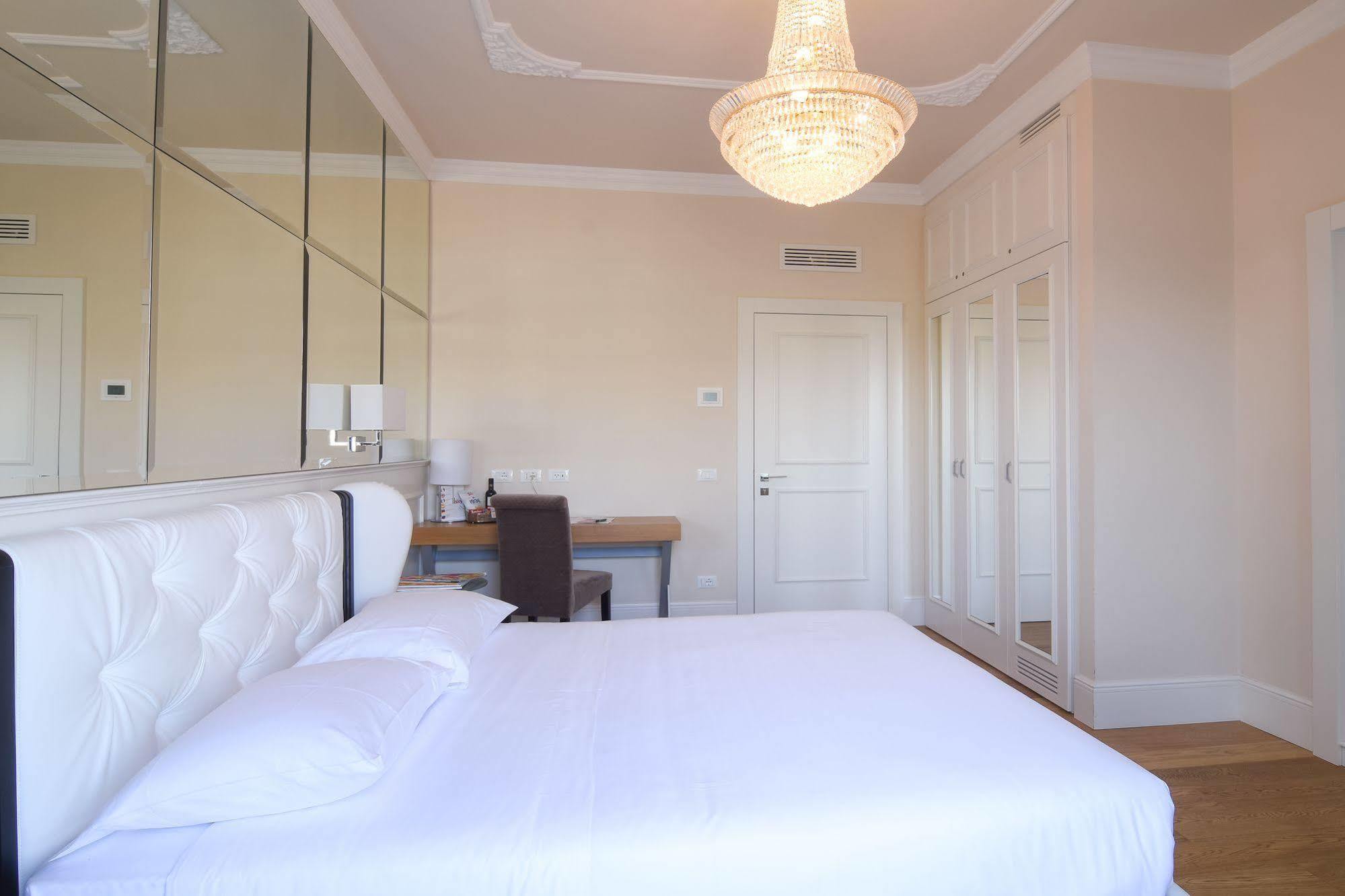 Suite Milano Duomo Exterior photo