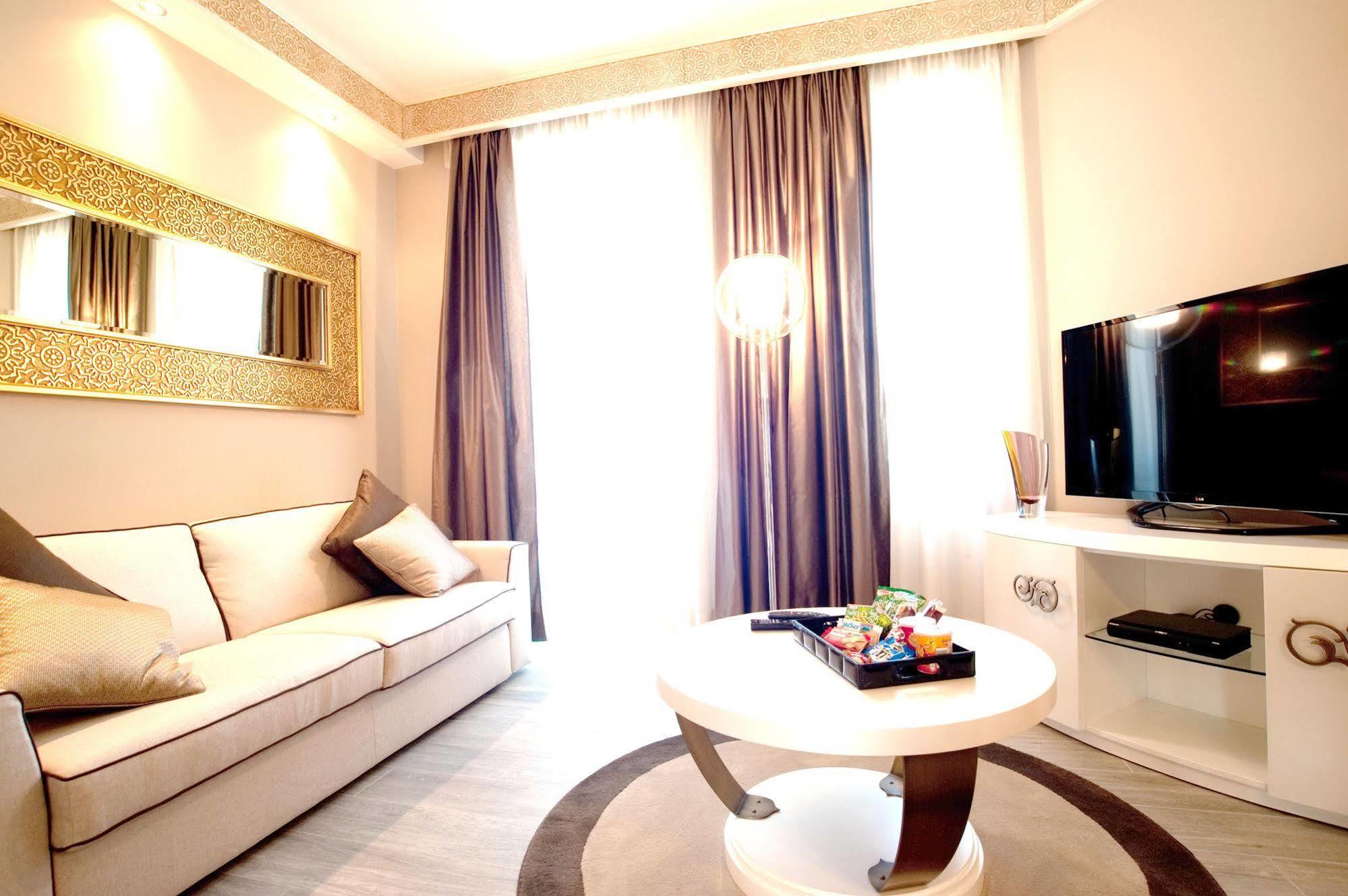 Suite Milano Duomo Exterior photo